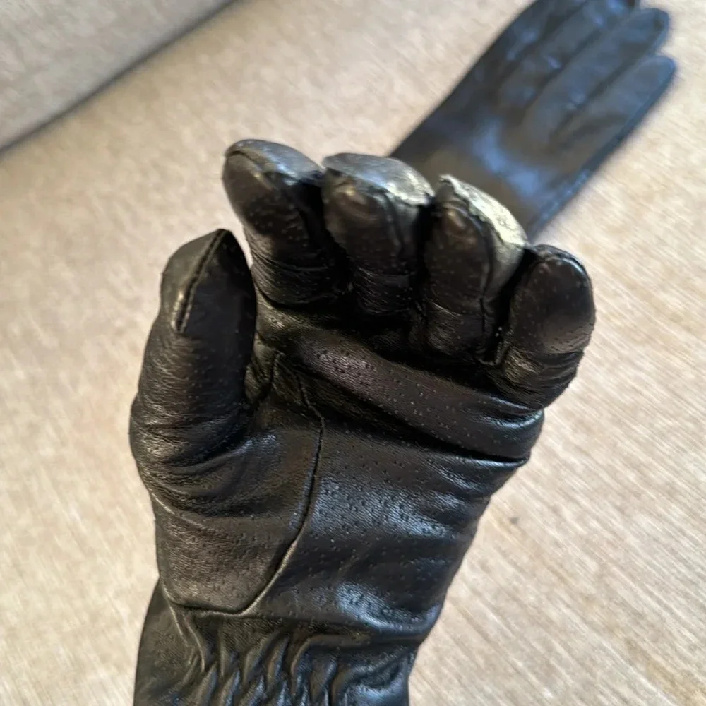 Vintage black leather gloves size large